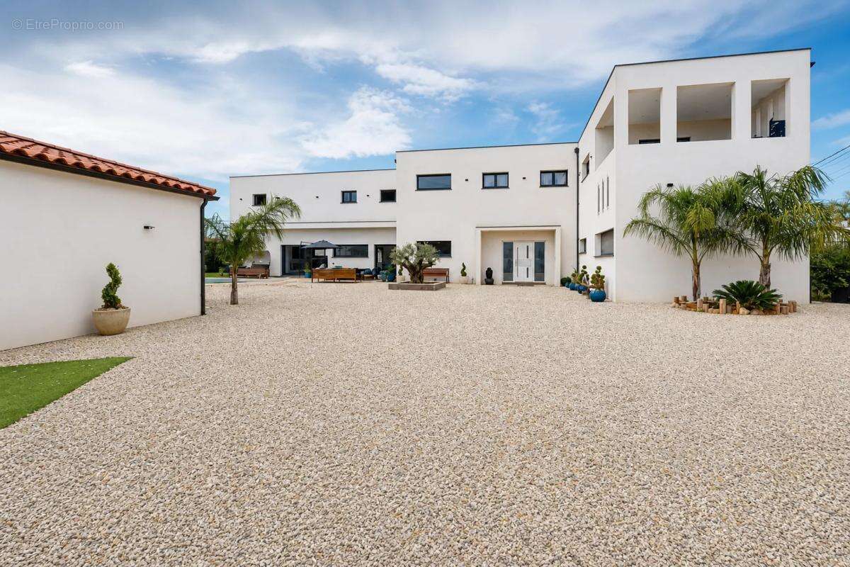 Maison de caractère avec piscine à Pia - photo 23