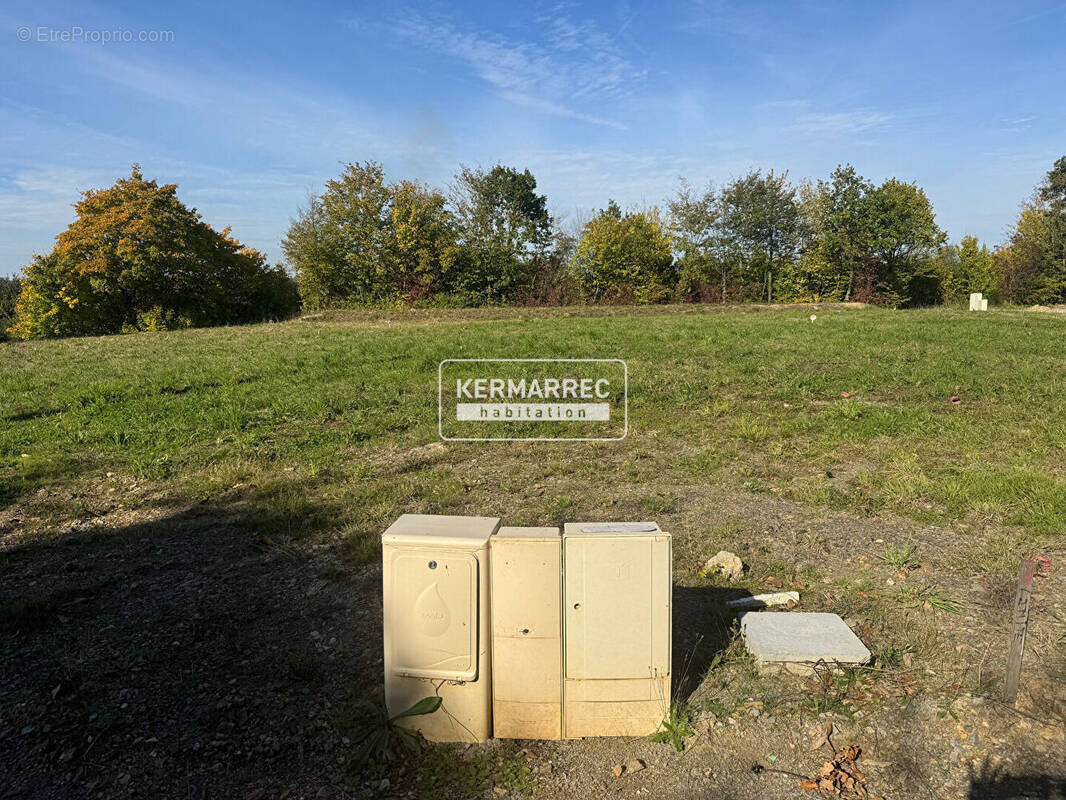 Terrain à NOUVOITOU