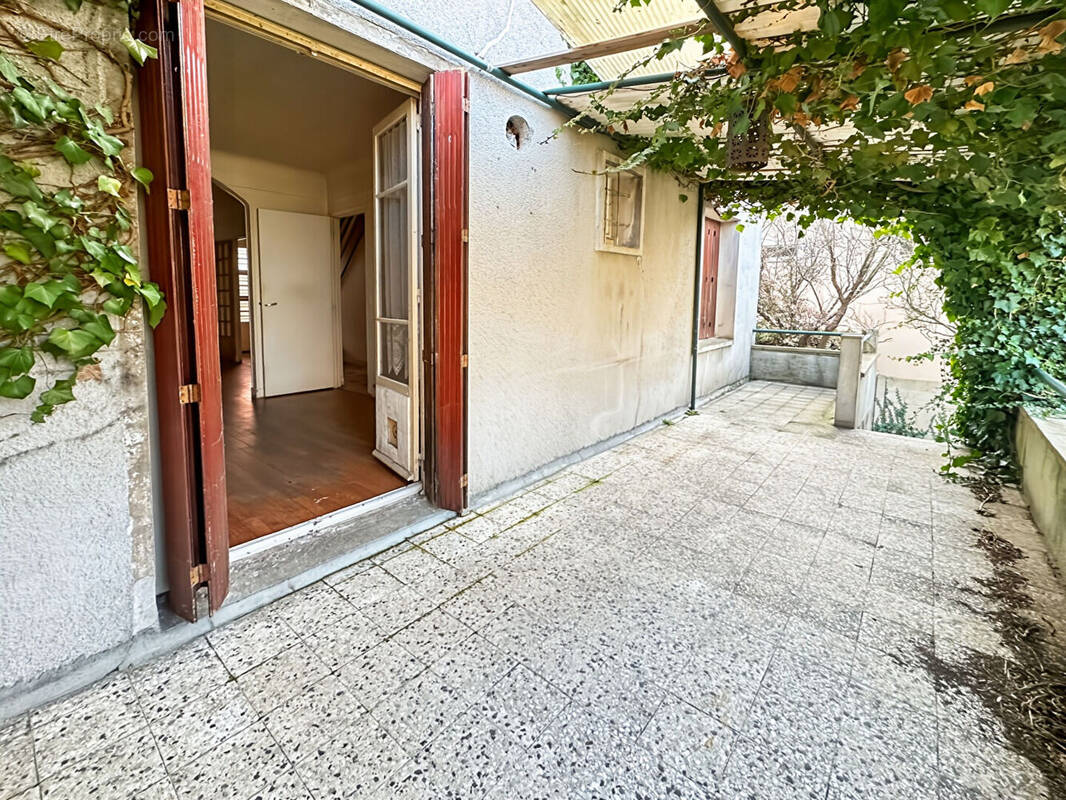 Maison à VERRIERES-LE-BUISSON