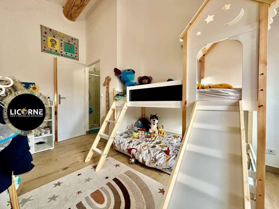 Appartement à LE PUY-SAINTE-REPARADE