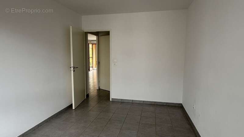 Appartement à L'ILE-SAINT-DENIS