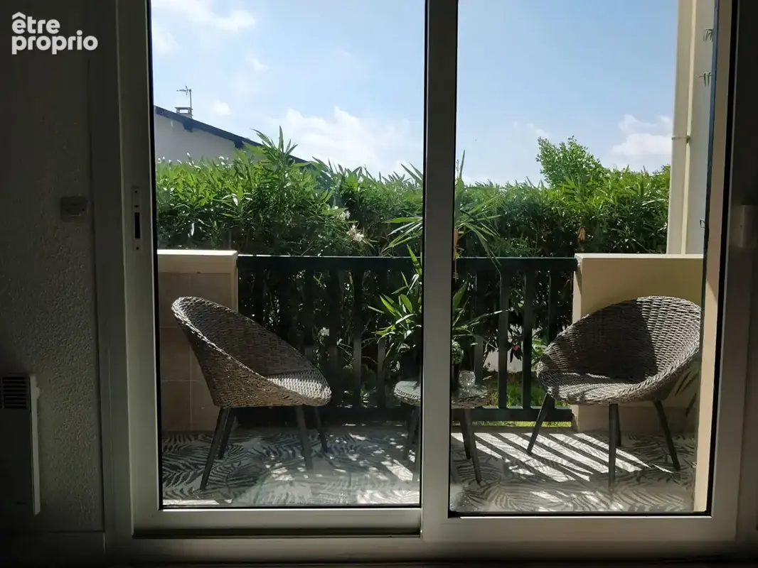Exclusivité à Guéthary : Charmant appartement 2 pièces en rez-de-chaussée avec parking - photo 2