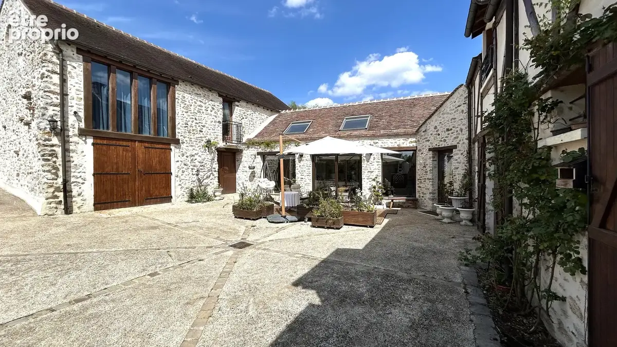 Maison de caractère rénovée avec piscine - photo 3