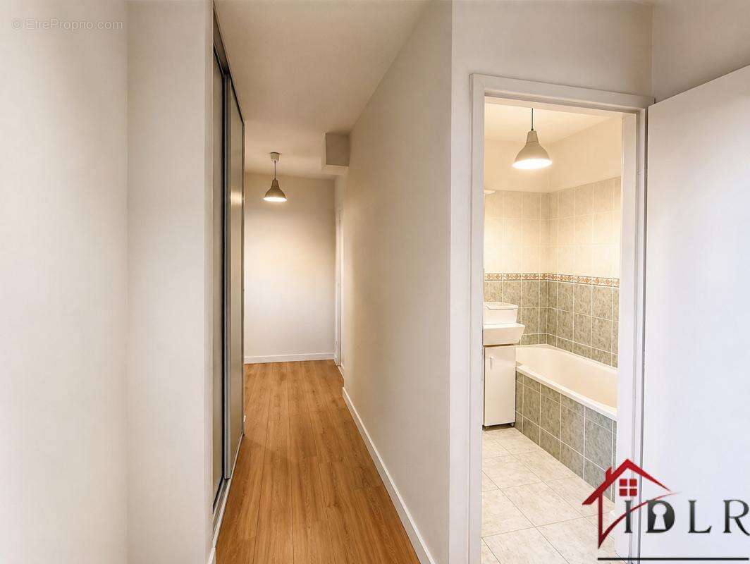 SCHILTIGHEIM   Appartement 3 pièces de 65 m2 avec balcon - photo 6