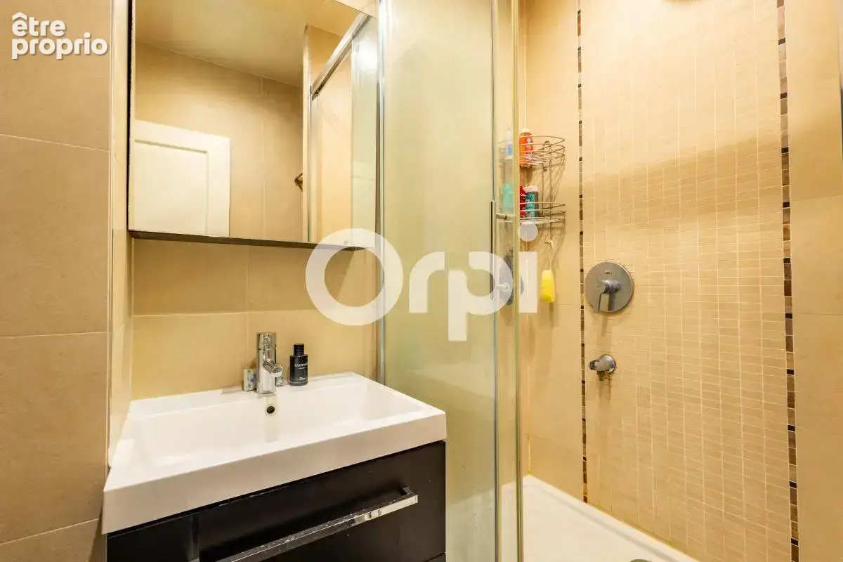 LE RAINCY secteur "PLATEAU" Appartement 2 pièces de 45m² avec parking en sous-sol, cave et balcons - photo 6