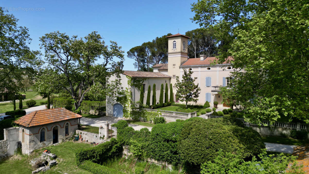 Maison à L'ISLE-SUR-LA-SORGUE