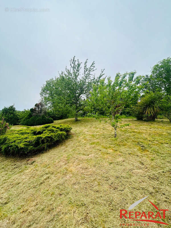 Maison à OBJAT