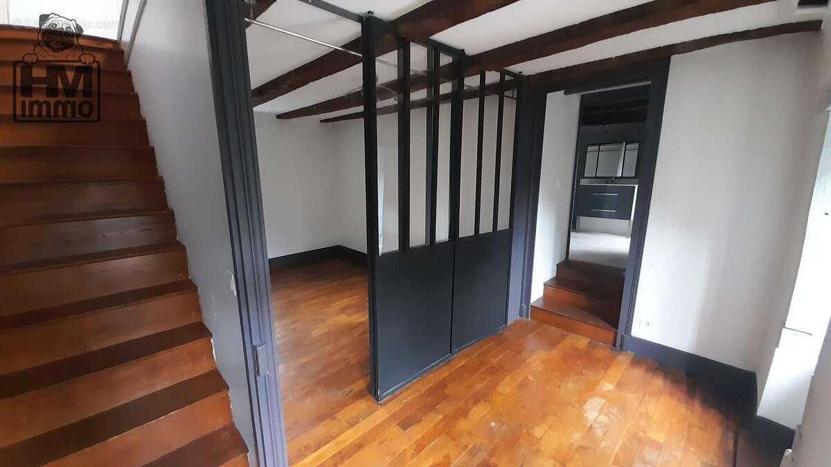 Maison 208 m² à Saint-Leonard-De-Noblat  - photo 5