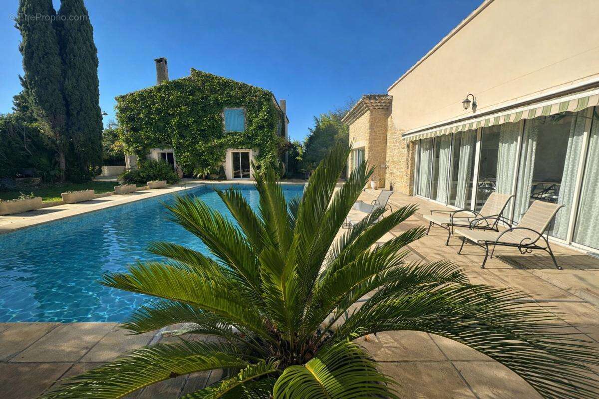 St Victoret - Propriété de 429 m² avec dépendances, piscine, pool house - photo 2