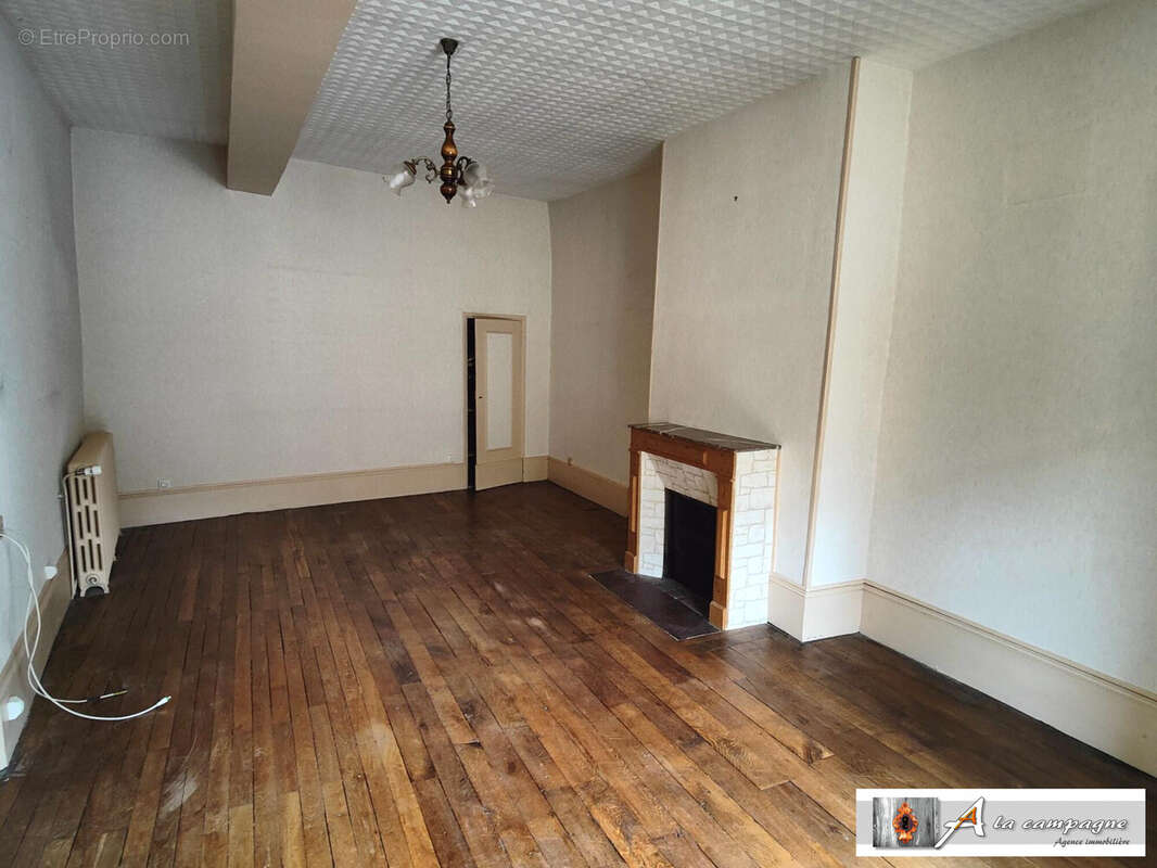 Maison à CHAMBON-SUR-VOUEIZE