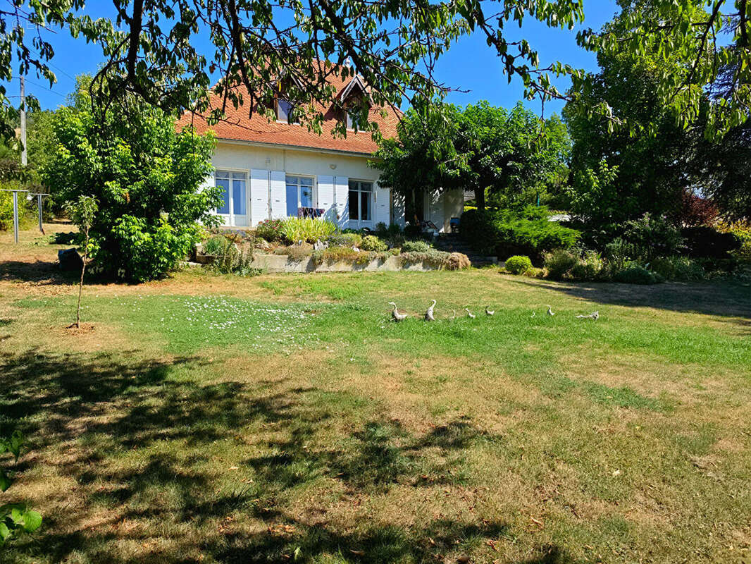 Maison La Cote Saint Andre 5 pièce(s) 158 m2 - photo 2