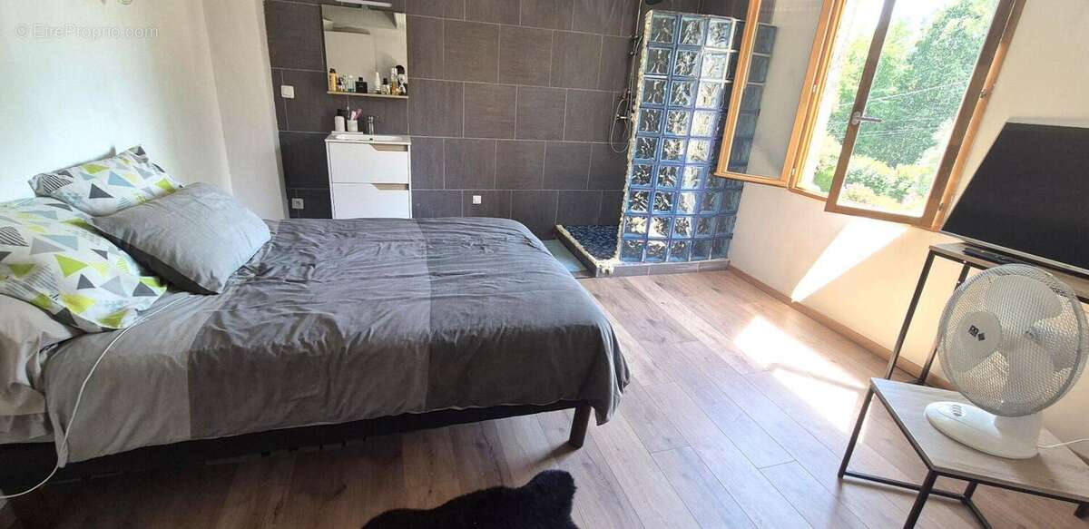 Superbe Ensemble Immobilier de 240 m² Style Champenois à Réhabiliter avec ses Greniers, Dépendances et 1 Logement Résidentiel de - photo 14