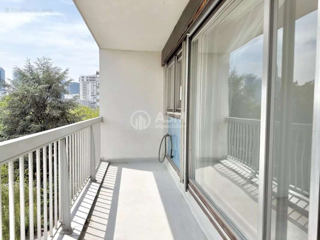 A VENDRE - 3 pièces avec balcons, parking et cave - photo 7