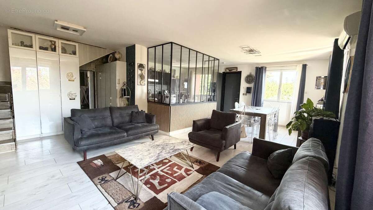 Maison 140 m² à Villeurbanne  - photo 2