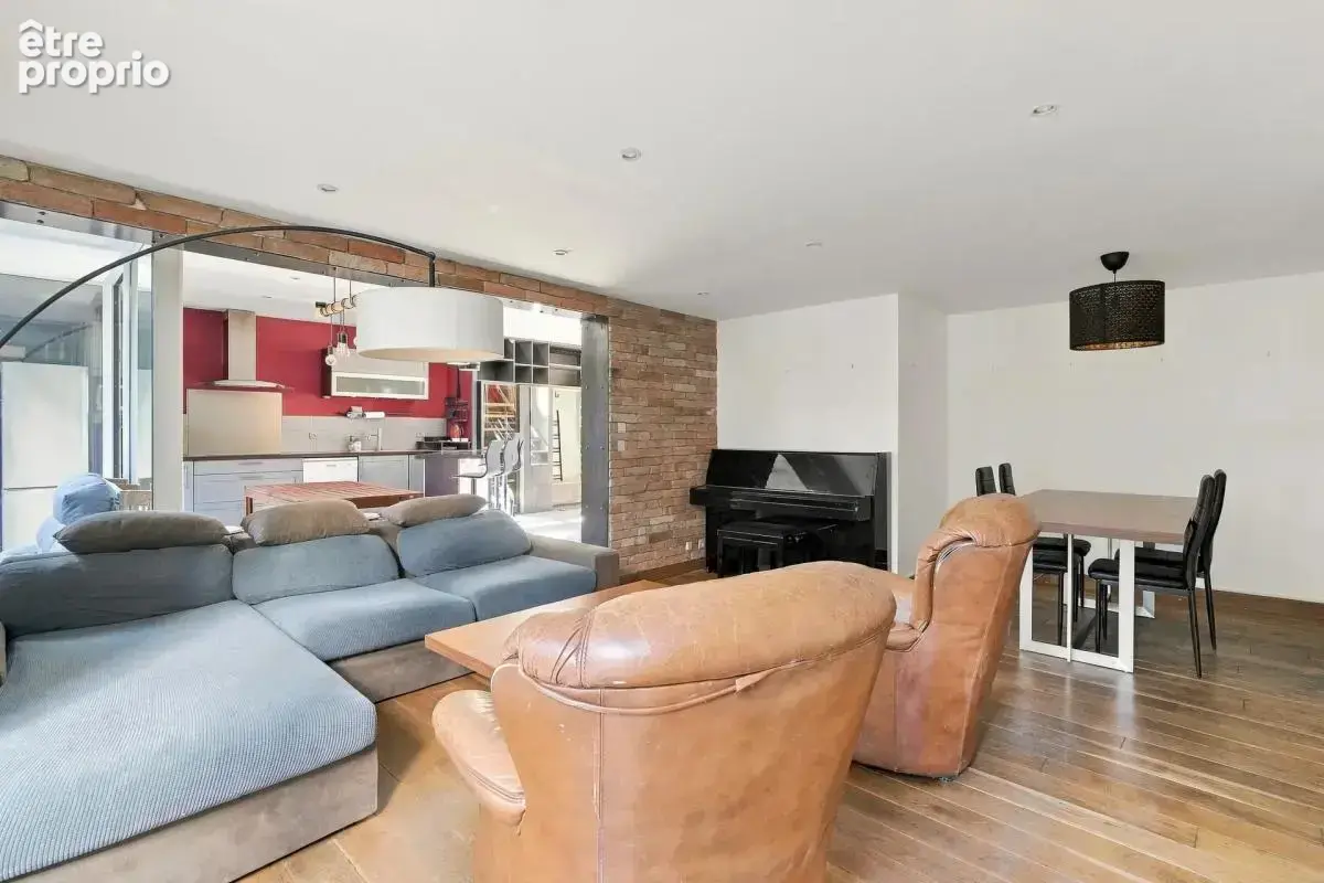 Maison de 5 pièces de 135 m² à Romainville - photo 2