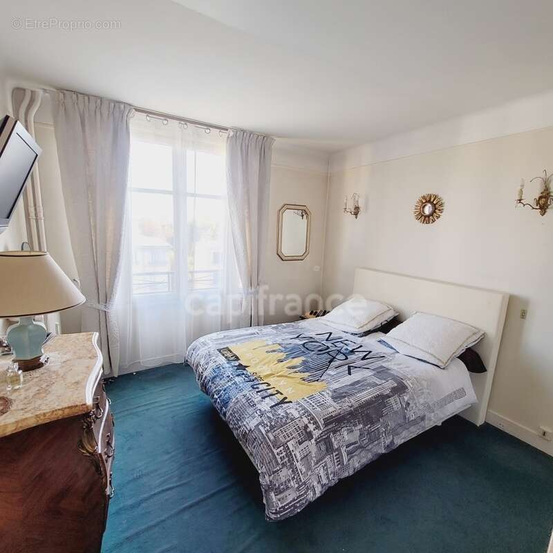 Appartement à CHARENTON-LE-PONT