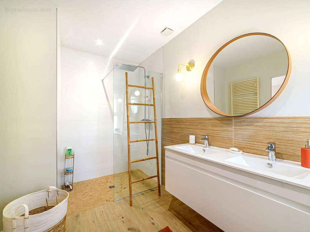 Conversion de grange moderne et ferme familiale traditionnelle - photo 9