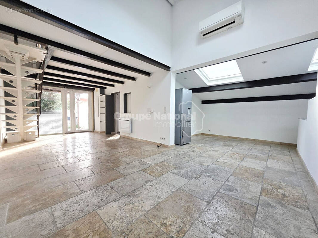 Maison à SAINT-MARTIN-DE-CRAU