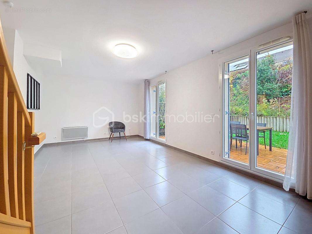 Maison à MAGNY-LE-HONGRE