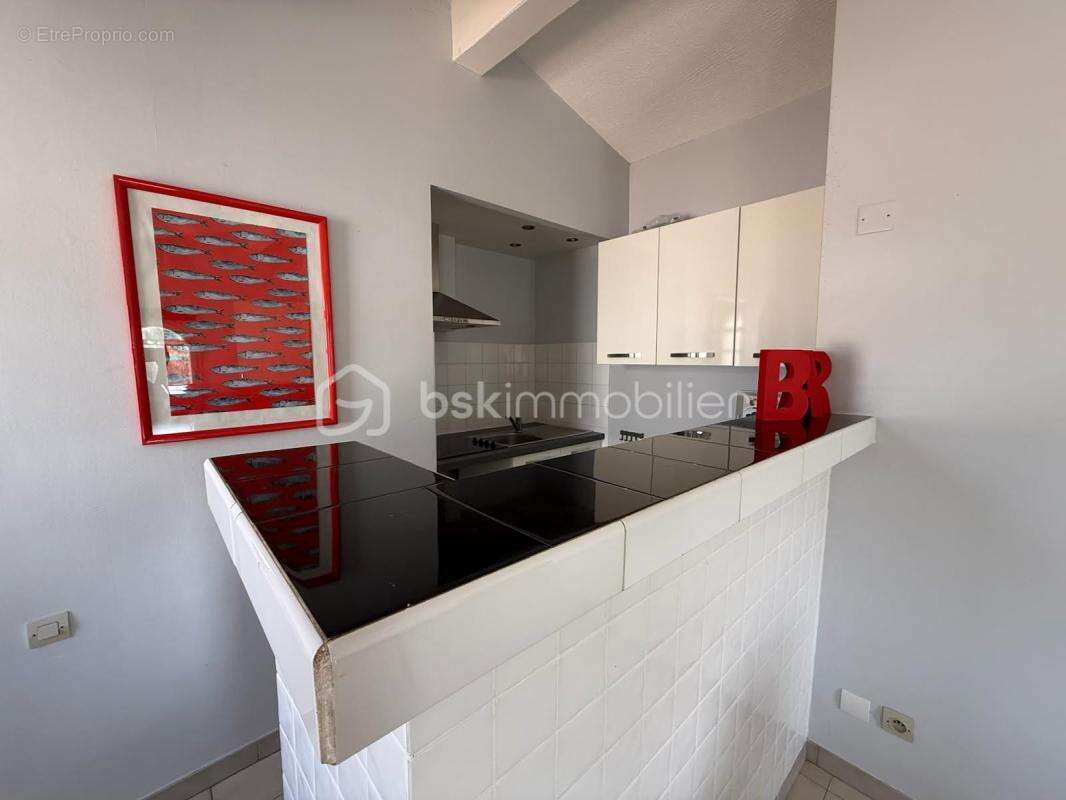 Maison à VIC-LA-GARDIOLE