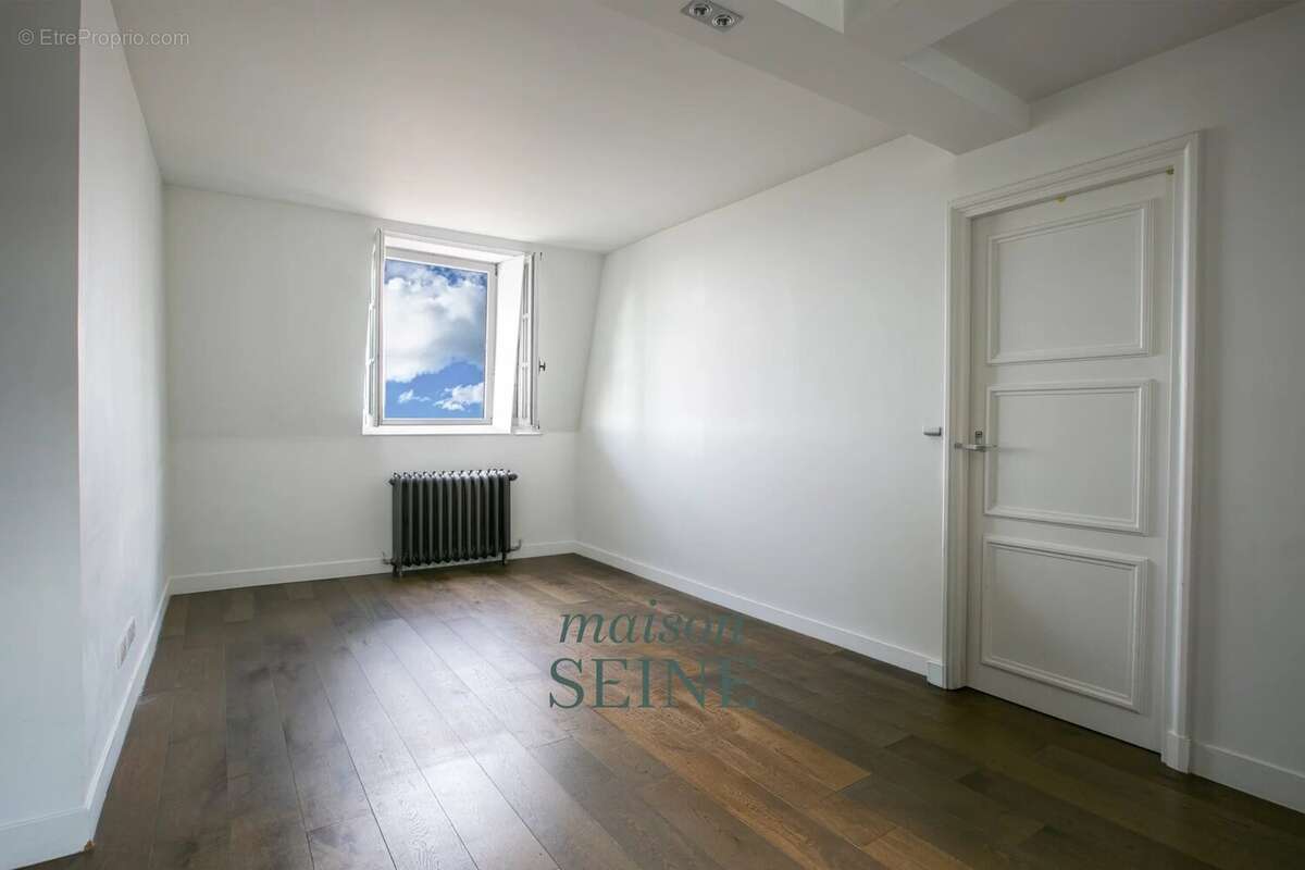 Appartement à NEUILLY-SUR-SEINE