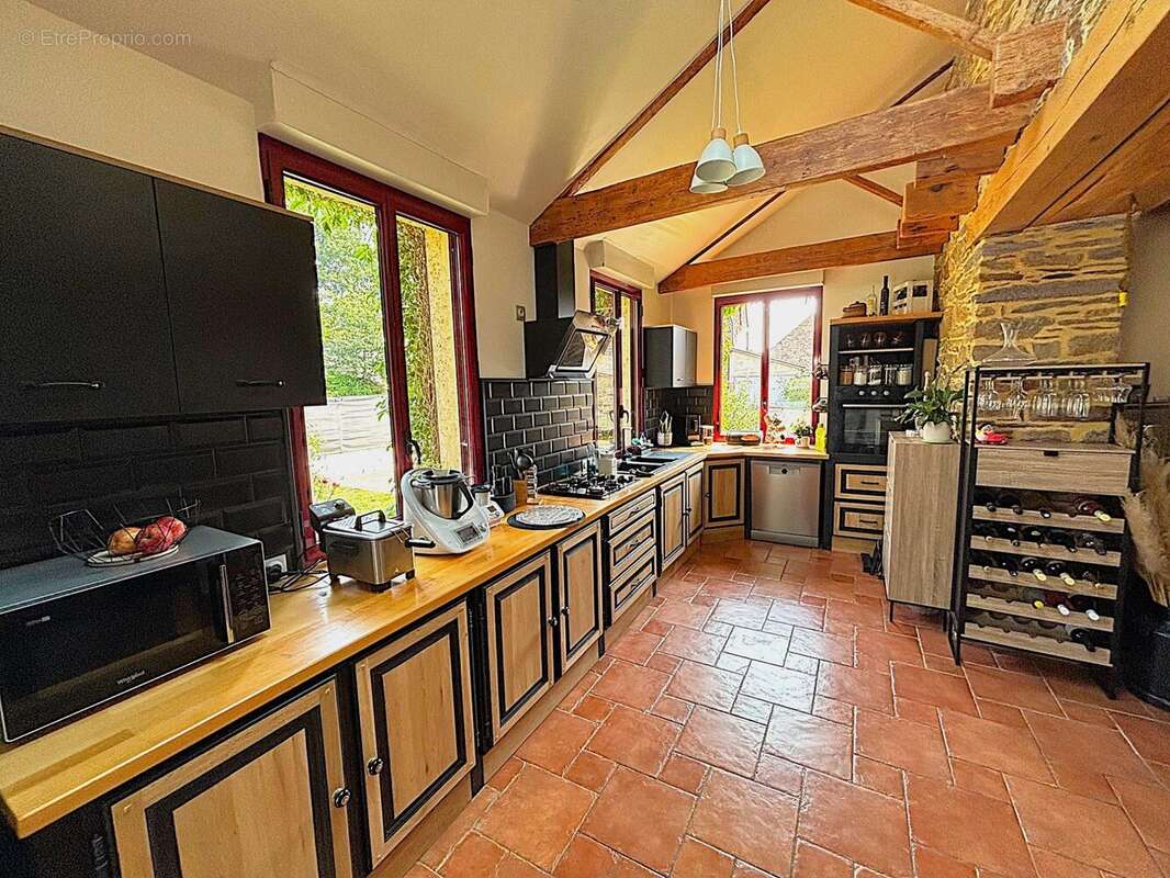 Maison à LA CHAPELLE-BOUEXIC