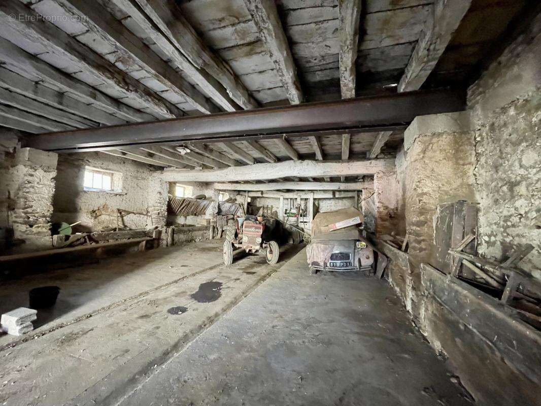 Maison à MIRANDOL-BOURGNOUNAC