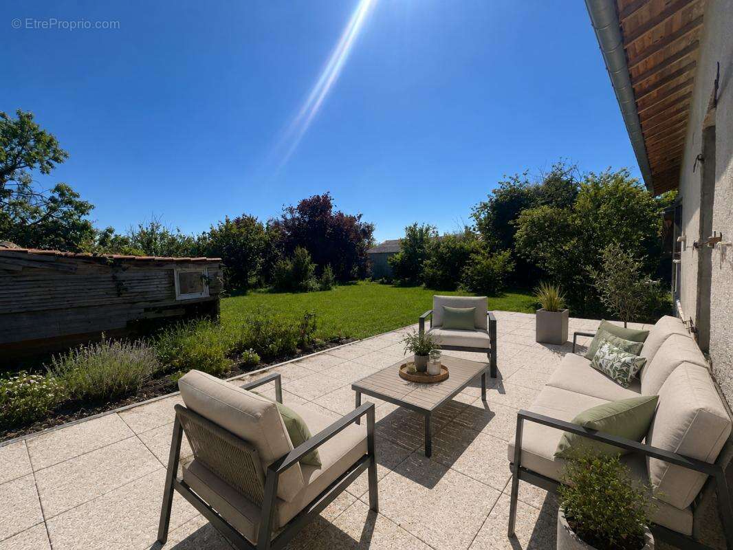 Maison 113 m² à Saint-Clar-De-Riviere  - photo 2