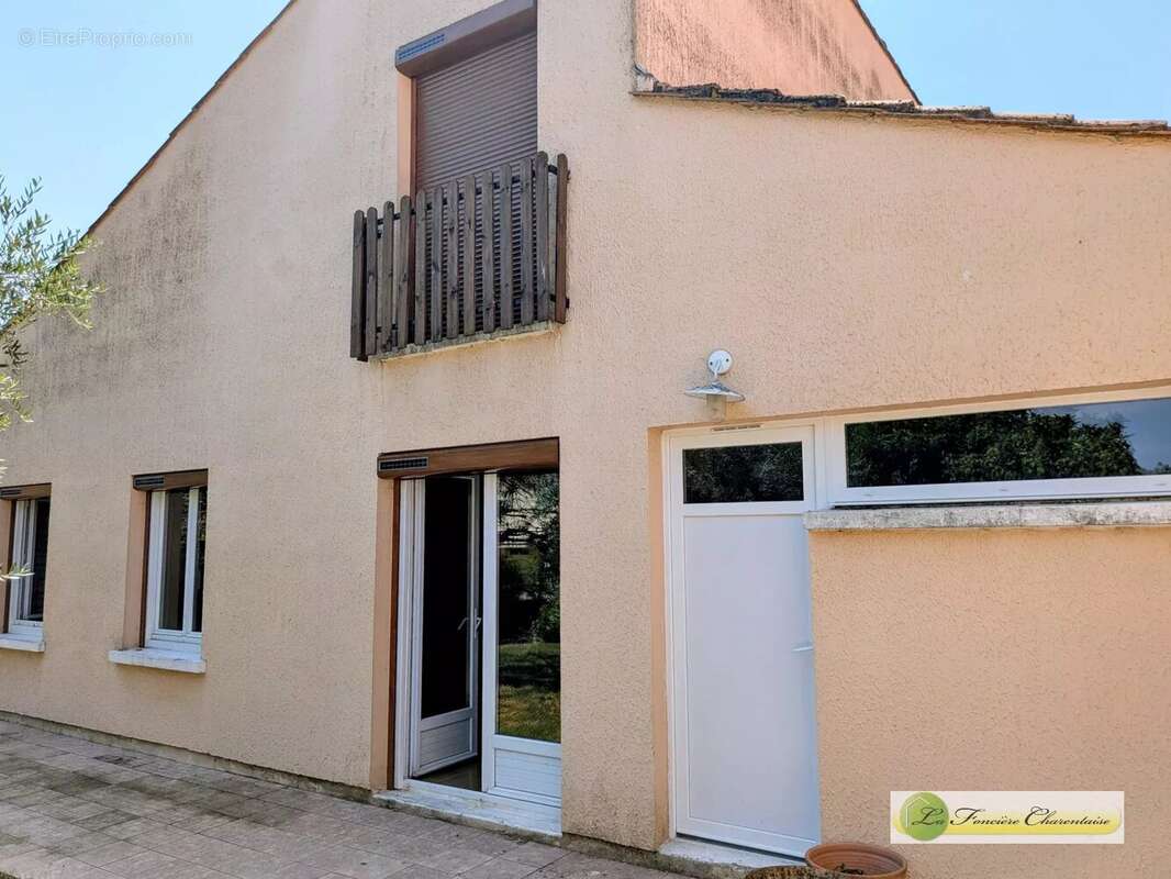 Maison à L'ISLE-D'ESPAGNAC