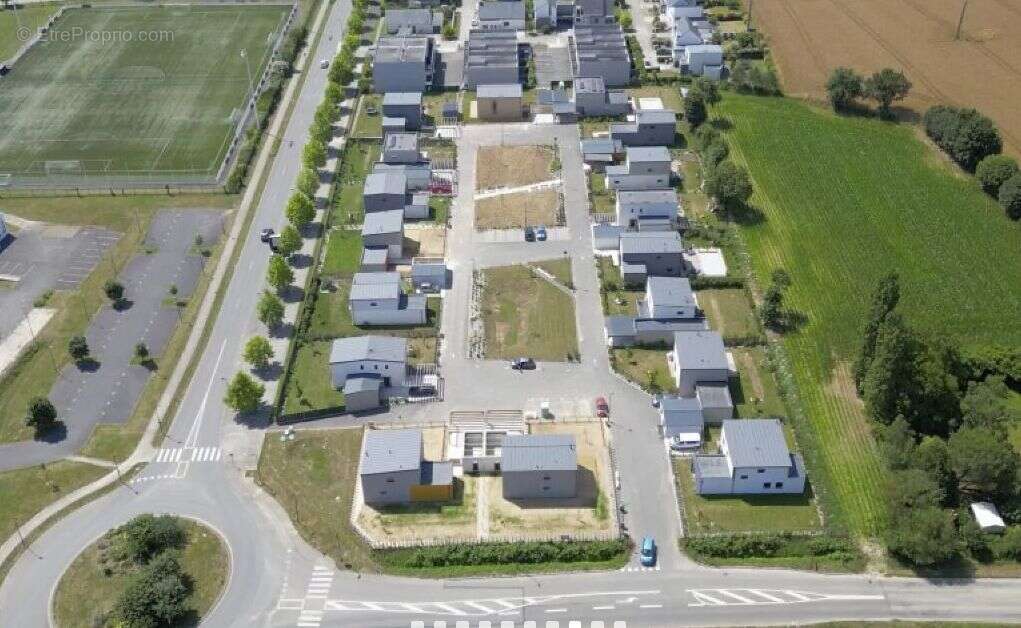 Terrain à MONTREUIL-SUR-ILLE