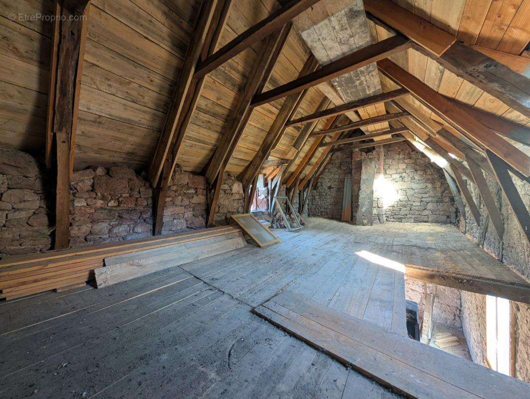 Appartement à VILLECOMTAL