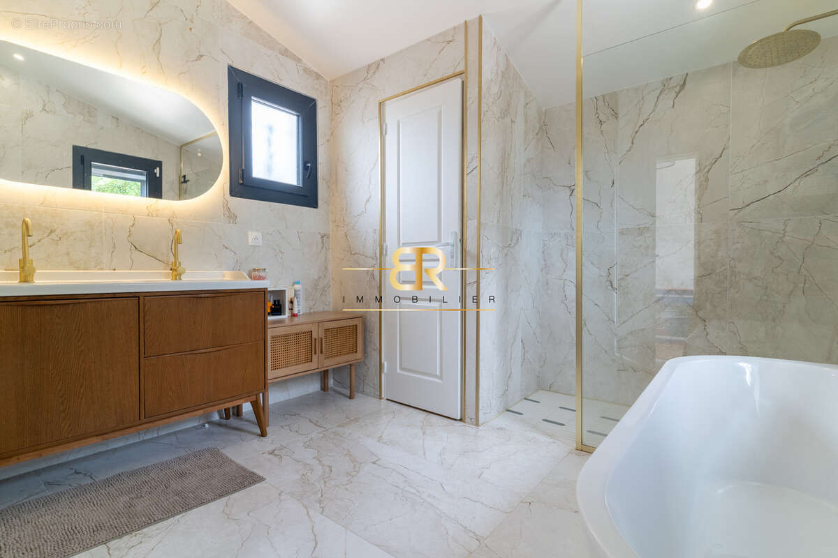 villa vue Mer à deux pas de la plage et du centre ville - photo 18