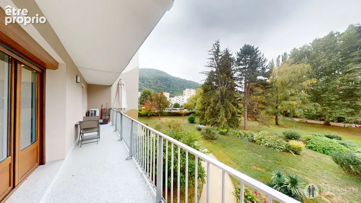 Appartement à SAINT-MARTIN-D'HERES