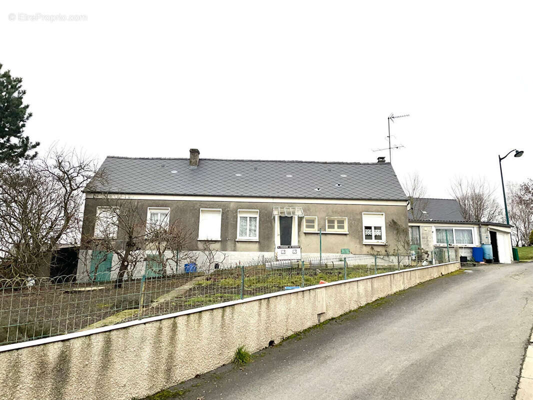 Maison à VENEROLLES