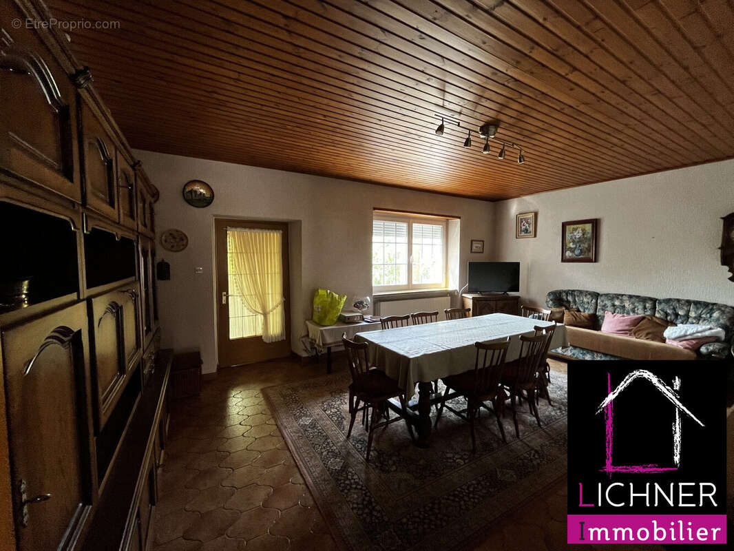 Maison 206 m² à Guenviller  - photo 2