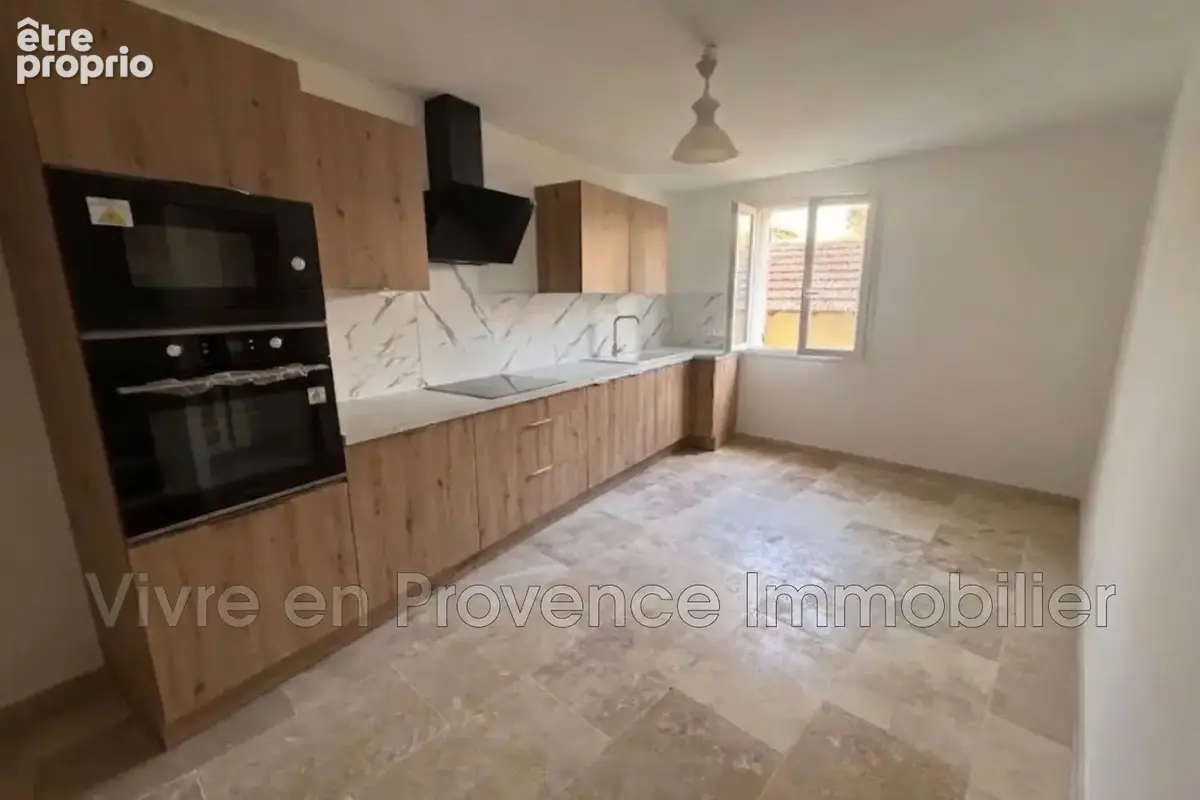 Photo Maison à Saint-Saturnin-Les-Avignon au prix de 243 000€