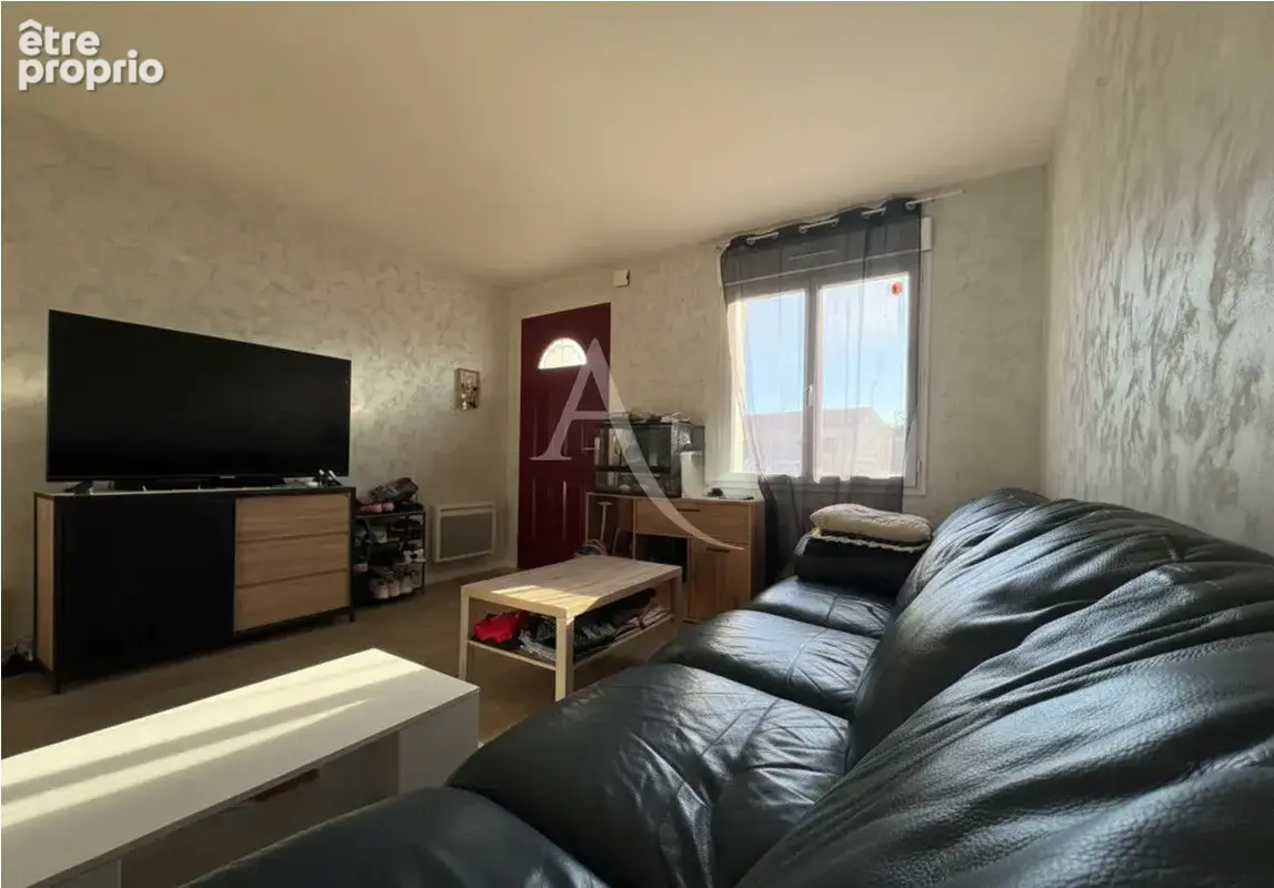 Maison 3 pièces - 2 chambres - NALLIERS - photo 3