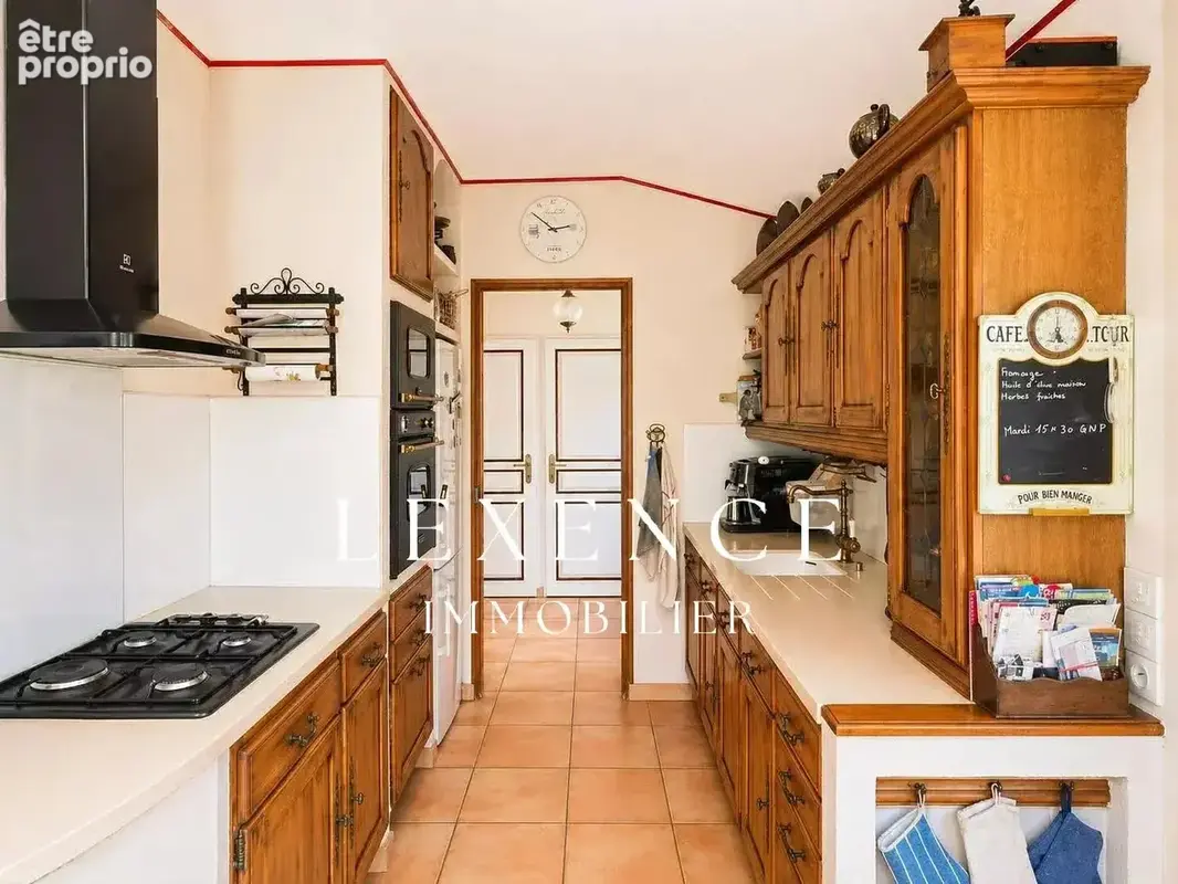 Maison à Célony de 129m² avec jardin, garage, cuisine d'été, serre, atelier - photo 19