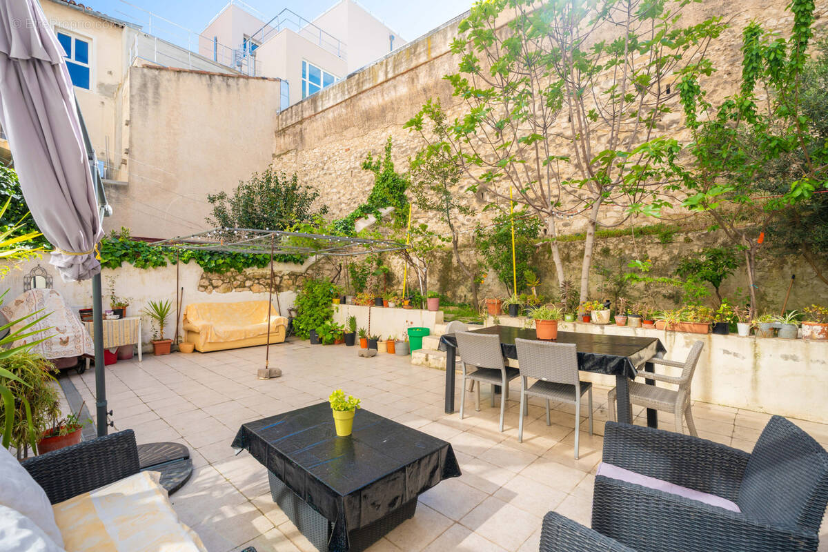 Appartement à MARSEILLE-6E