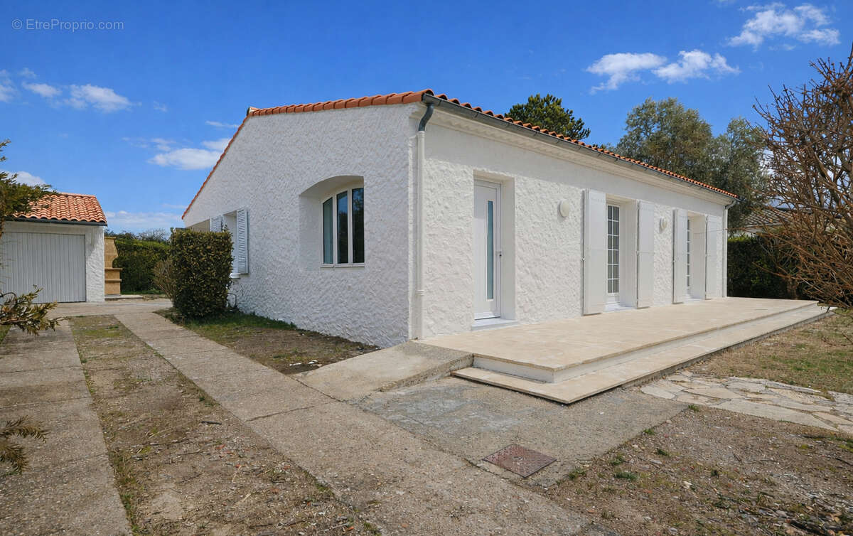 Maison à VAUX-SUR-MER