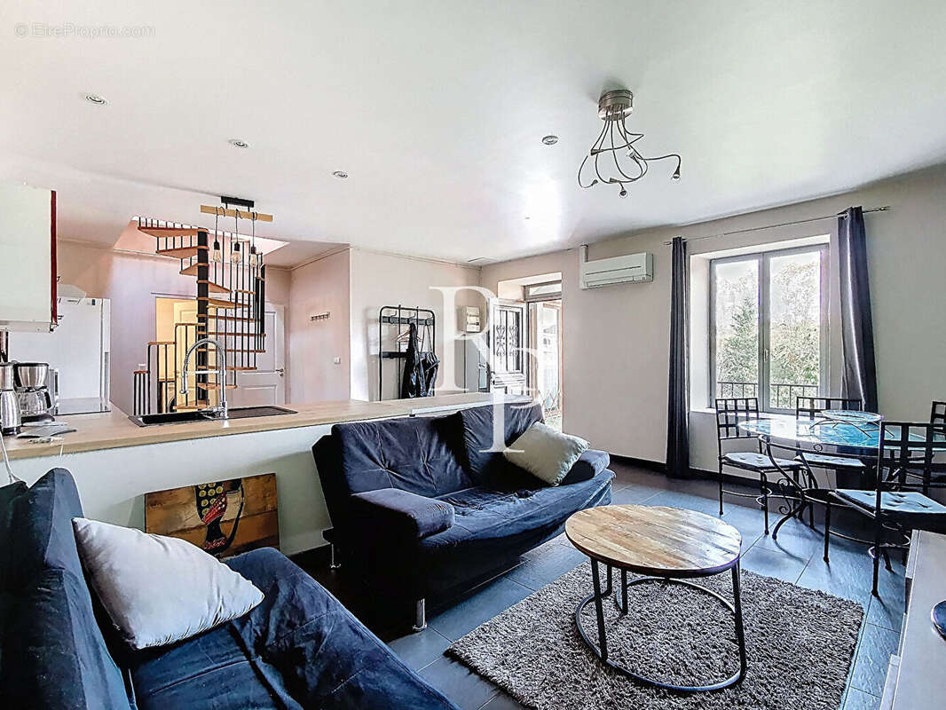 Appartement à OULLINS