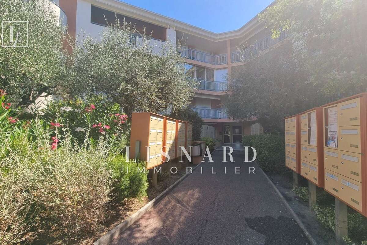 Appartement à VALLAURIS