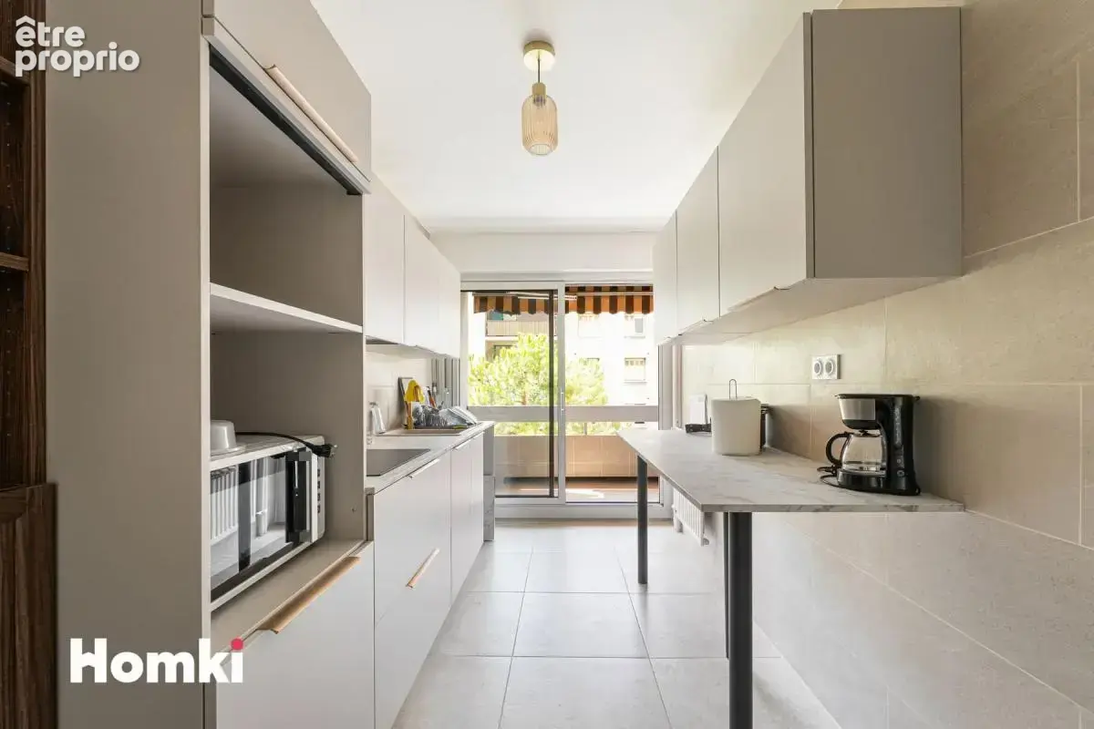 Appartement T3 de 72 m² à Marseille 13004, Boulevard de la Fédération - photo 2