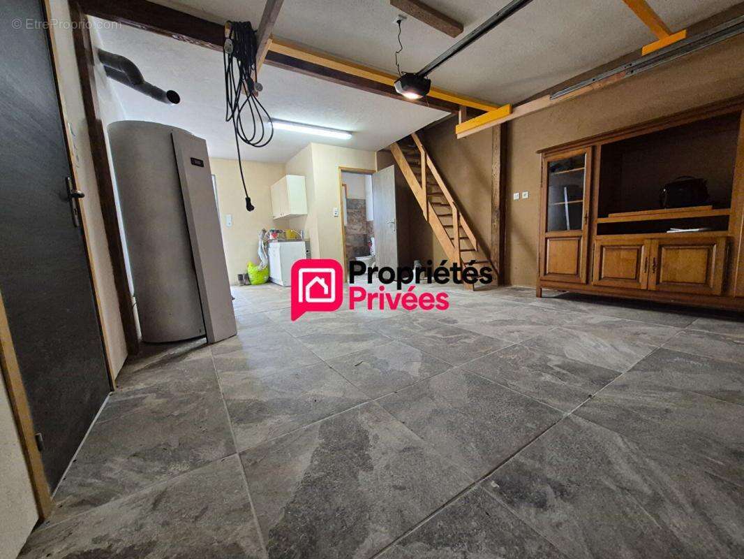 Maison à CHARBONNIERES-LES-VARENNES