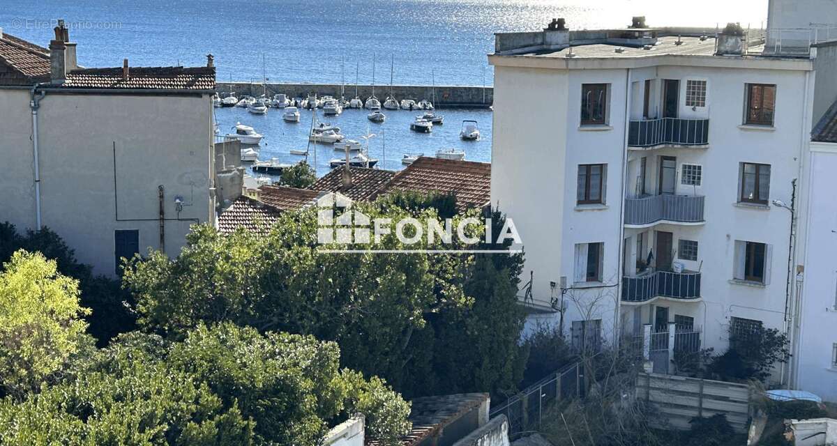 Mourillon port saint louis. tres bel appartement t3 vue mer. grand balcon. garage en sus - photo 2
