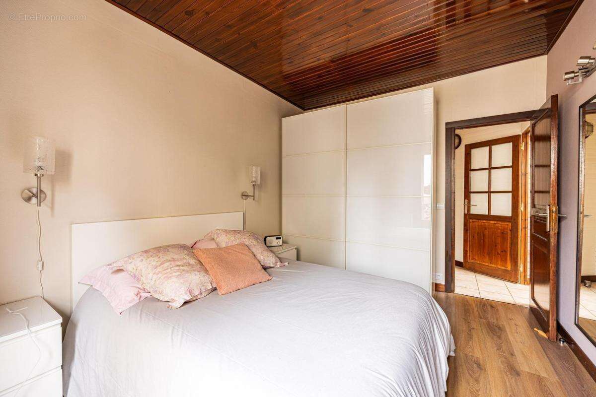 Maison à LA GARENNE-COLOMBES