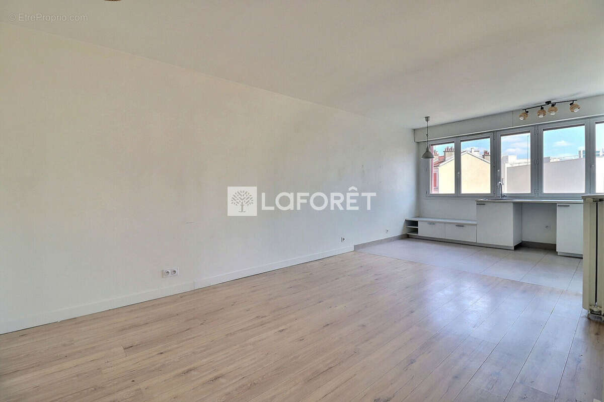 Appartement St Ouen 3 pièce(s) 57.85 m2 - photo 2
