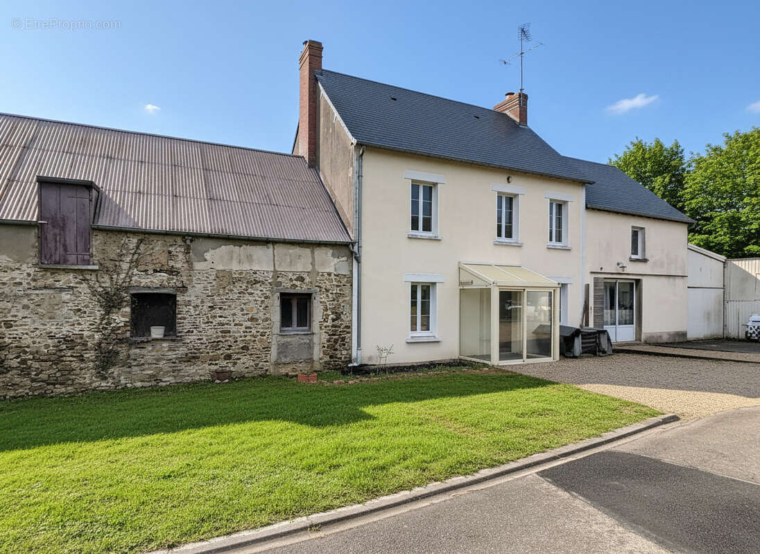 Maison à LA FEUILLIE