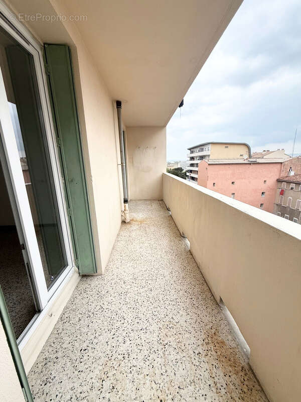 Appartement à MARSEILLE-3E