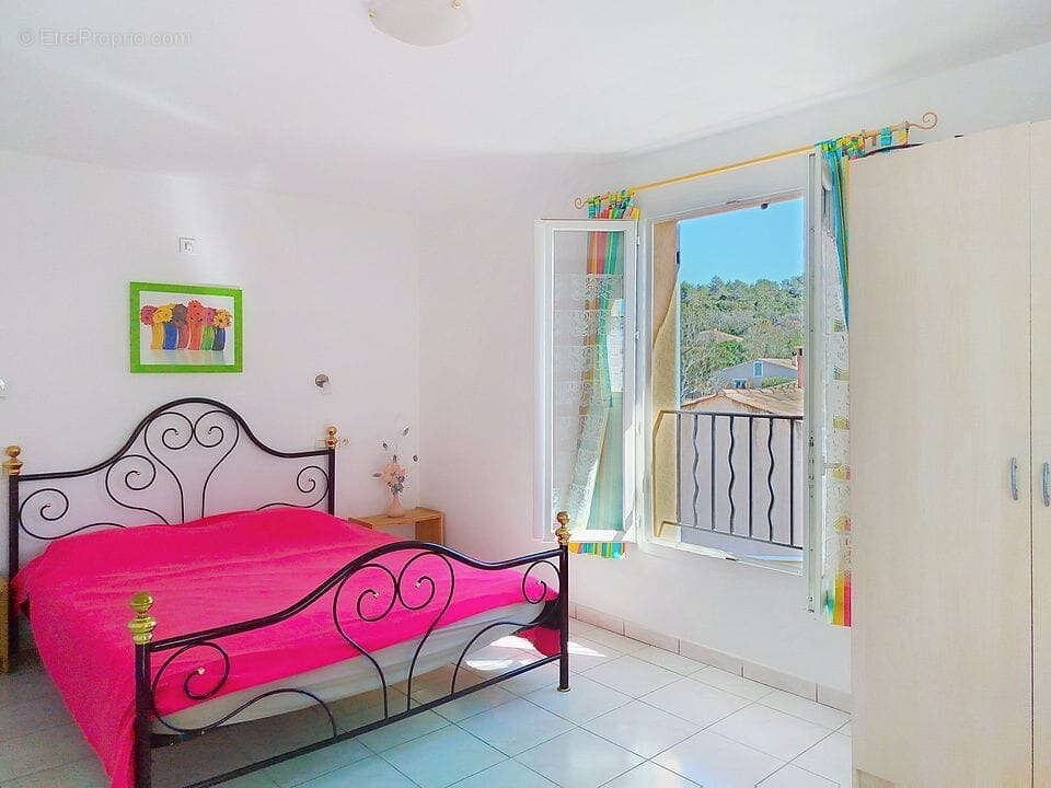Maison à REGUSSE